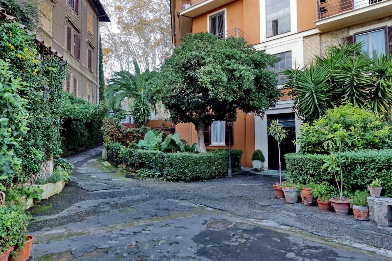 Trastevere View - My Extra Rom